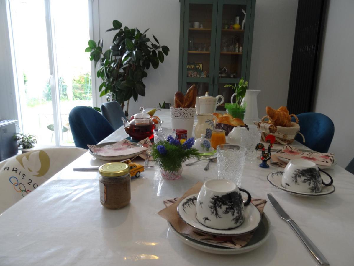Maison D'Hotes Les Roses Tremieres Saclay Buitenkant foto